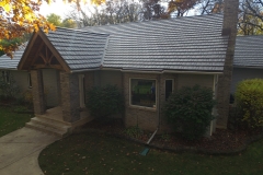 Rustic Metal Roofing Shingle in Shake Gray
