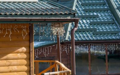 4 Tips for Decorating Your Metal Roof for the Holidays
