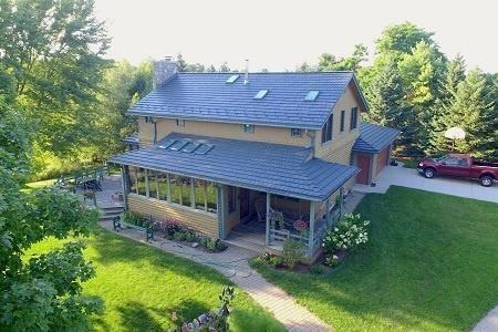 Picture of a homes roof